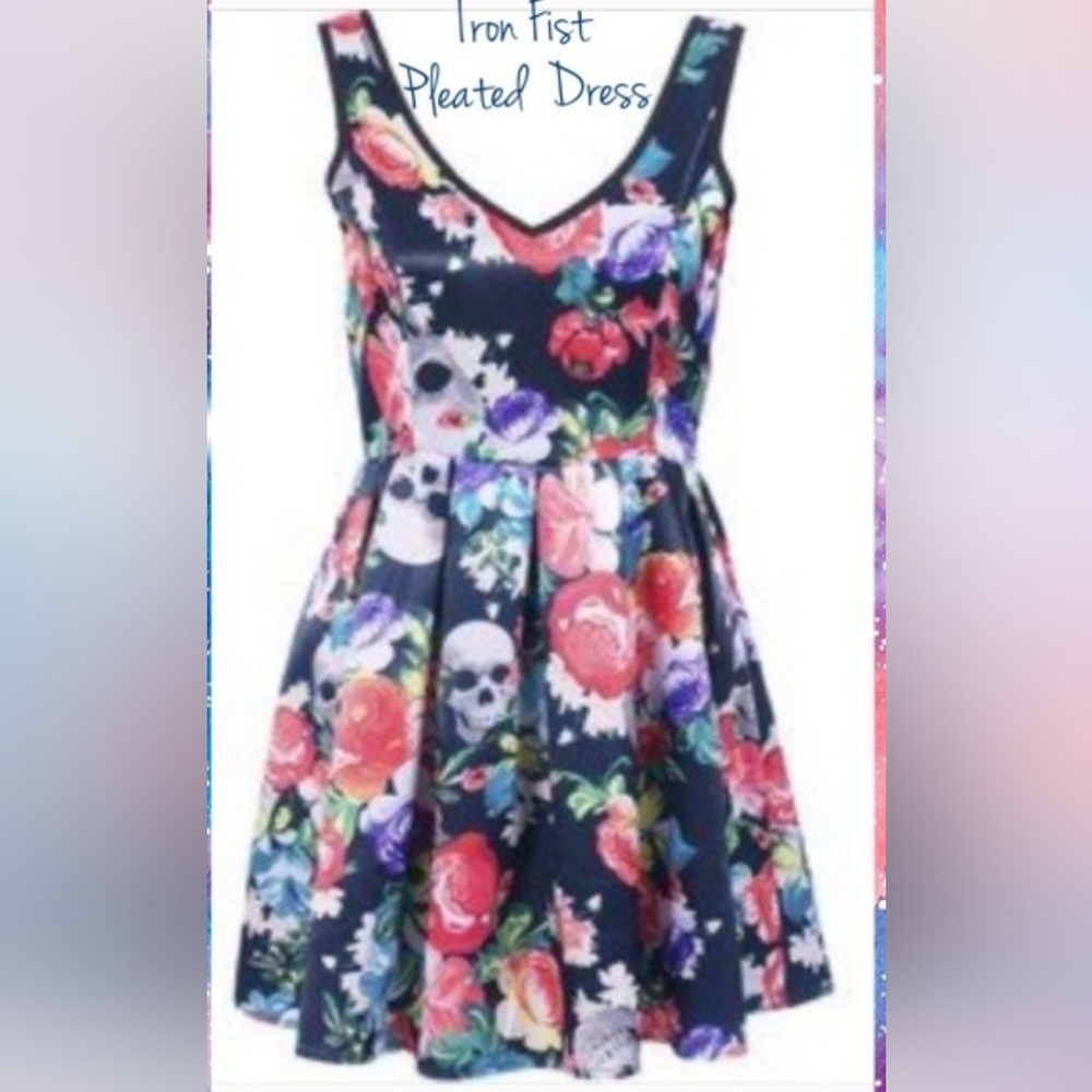 ROAMING HEARTS DRESS BY IRON FIST WITH A SKULL AND FLOWER PRINT NWOT - Picture 7 of 9